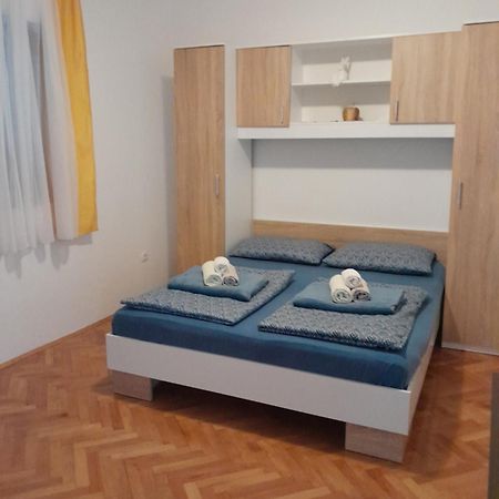 Apartman Đani Starigrad Paklenica Ngoại thất bức ảnh